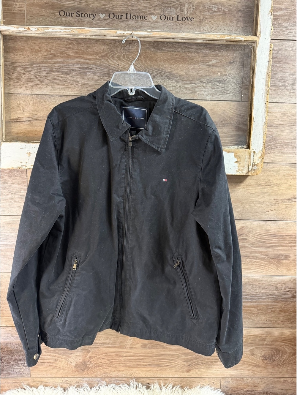 Tommy Hilfiger Men’s Black Zip Front Coat Jacket Size Large Classic Logo